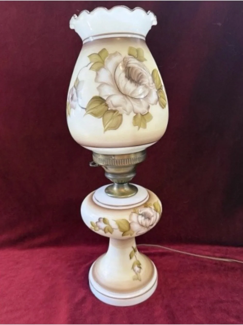 VTG Gone With The Wind  Floral Glass Table Lamp in Cream, Gold and Brown